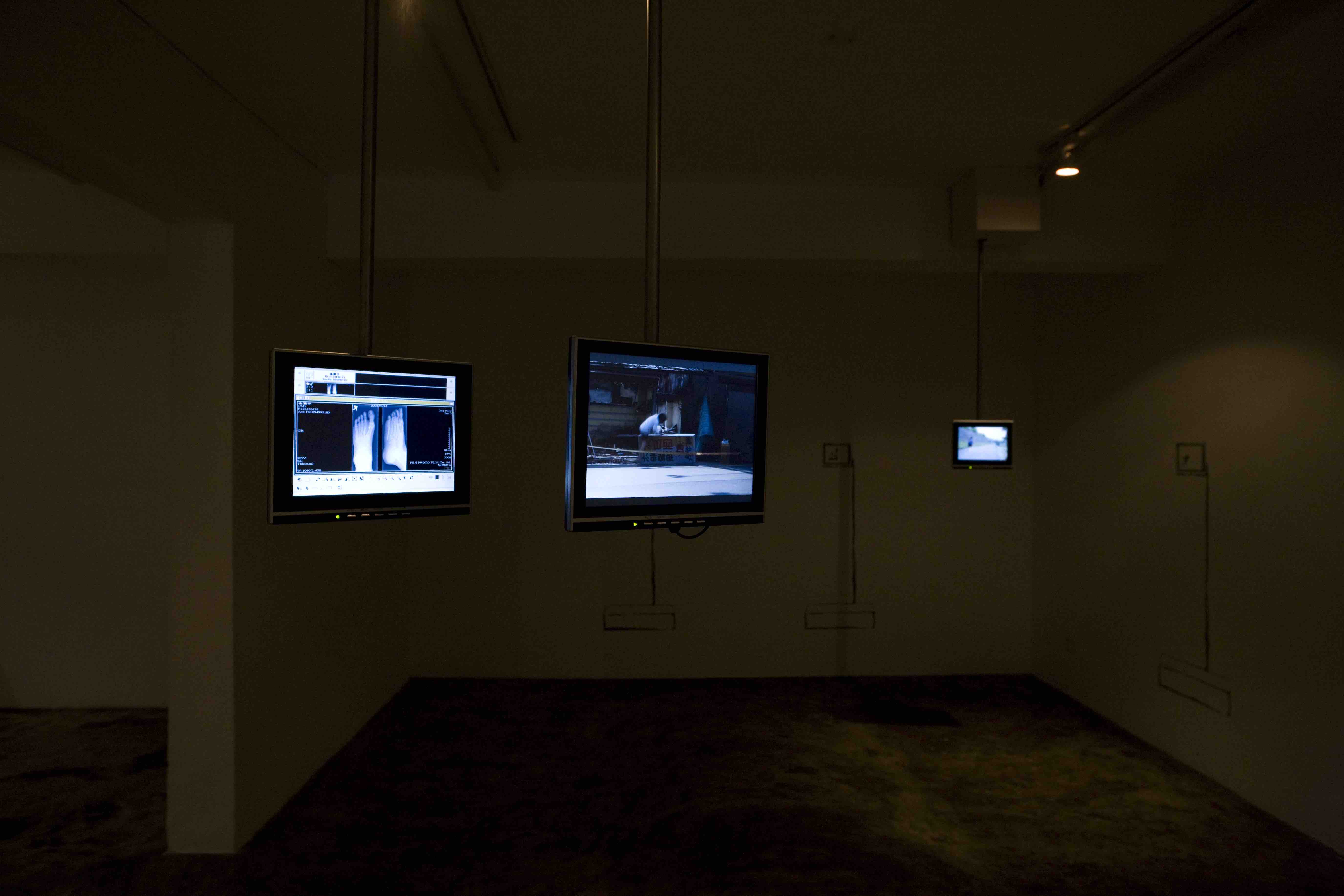 Absence – 1995 and 2005 Documenta, Solo Exhibition by K. Y. Tsui